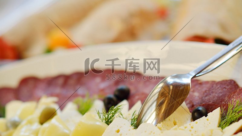 坚果炒货贴牌代工：揭秘行业背后的关键要点